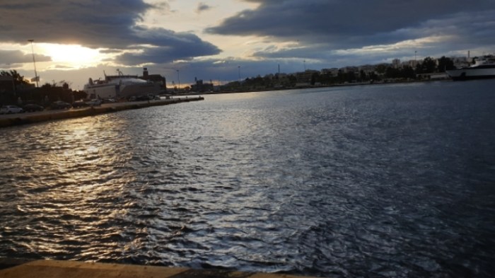 f99d79524e8b5331cf38916cdd50971ee00975e0