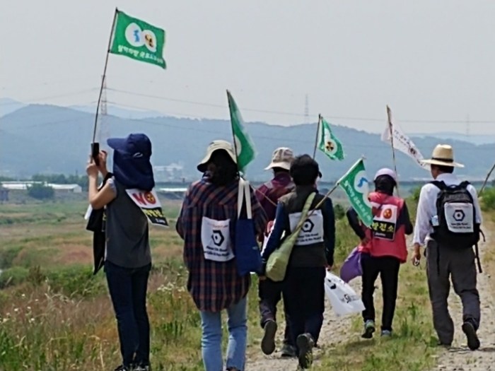 04c092fcf41bc9ee775c4429c37654d83a0df9ad